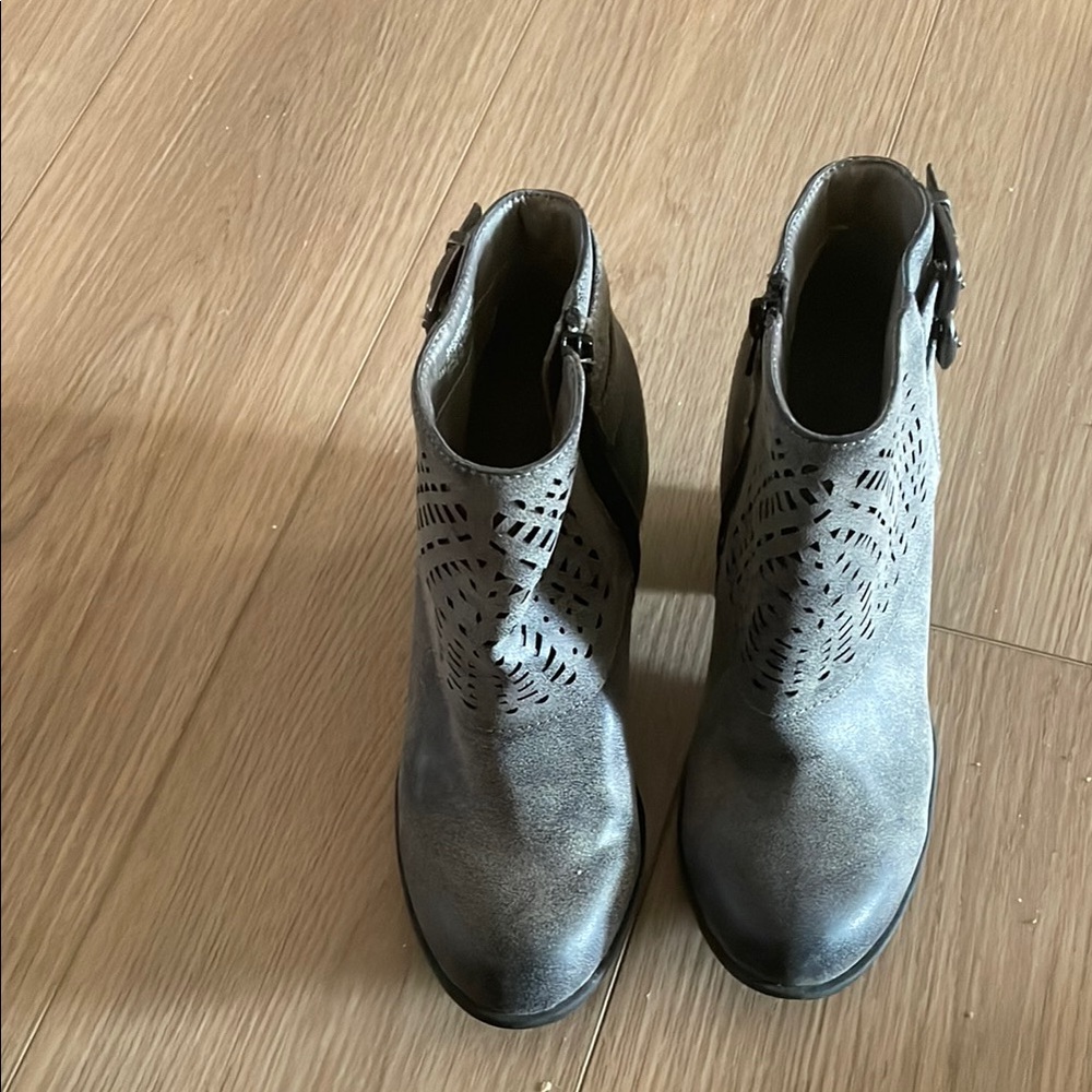 Stylish Gray Ankle Boots for Women